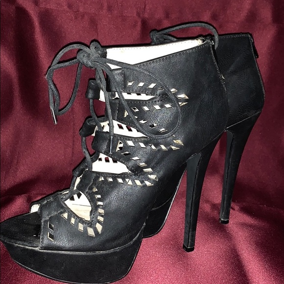 Lace Up Open Toe Bootie - Picture 3 of 6